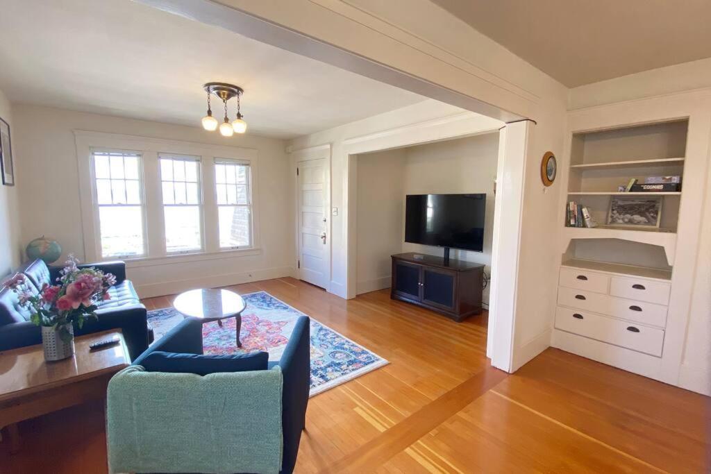 Apartment Historic Downtown Riverview Flat, No 3 Astoria