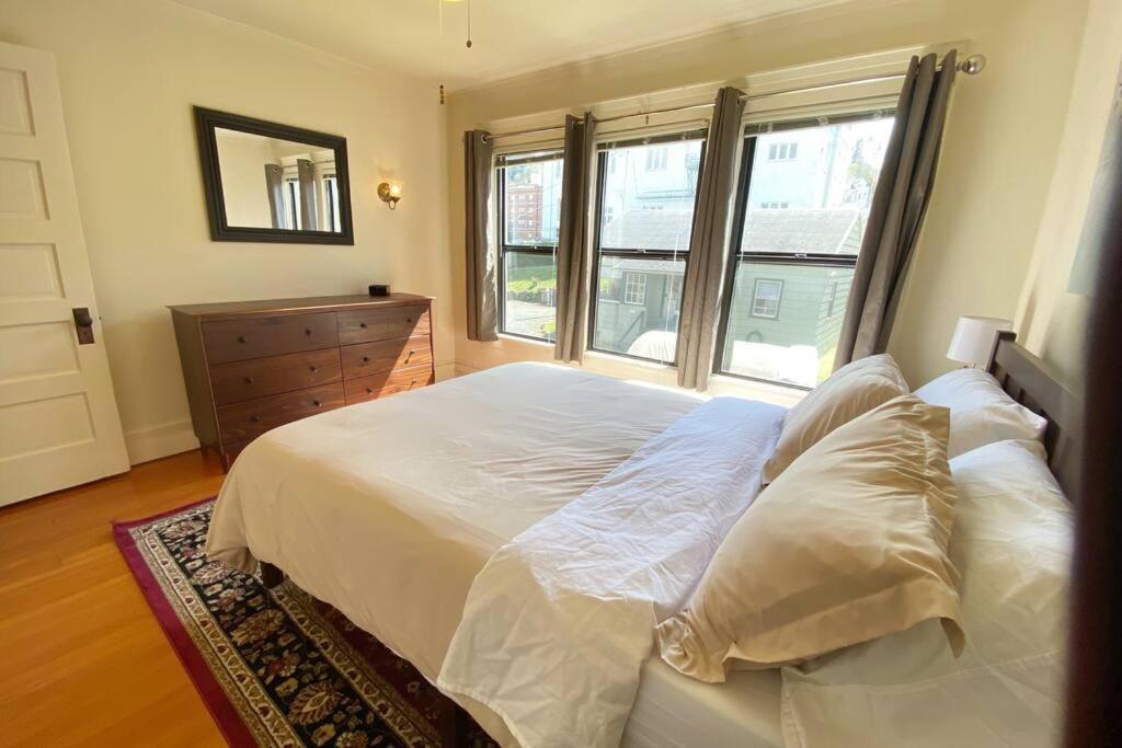 Historic Downtown Riverview Flat, No 3