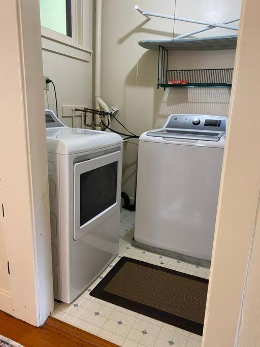 Historic Downtown Riverview Flat, No 3 Apartment Astoria