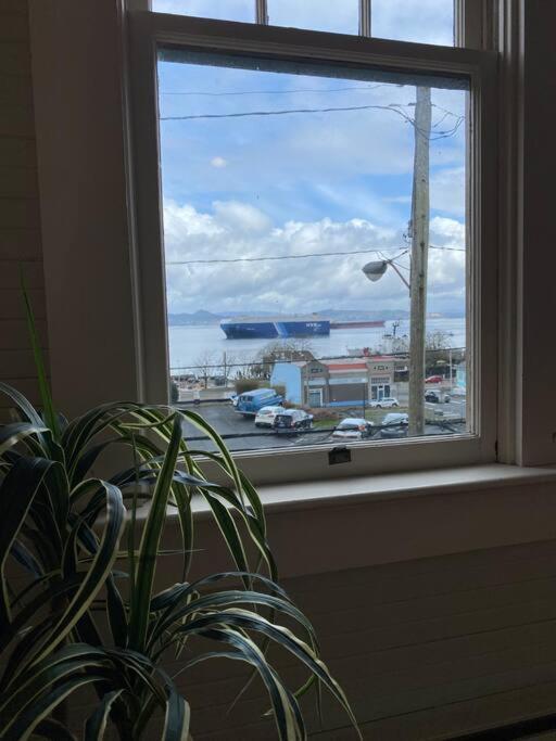 Historic Downtown Riverview Flat, No 3 Apartment Astoria