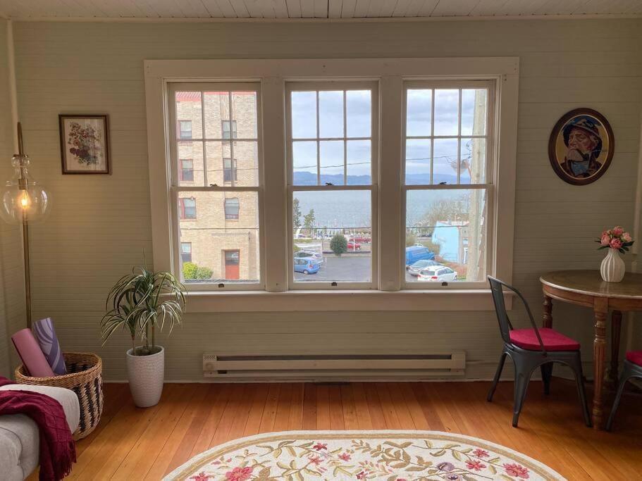 Historic Downtown Riverview Flat, No 3 Apartment Astoria