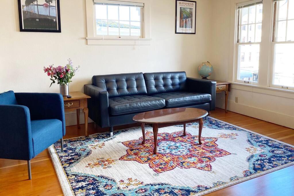 Historic Downtown Riverview Flat, No 3 Astoria